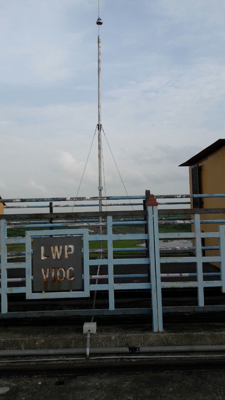 Silver Liva Ese Lightning Arrester