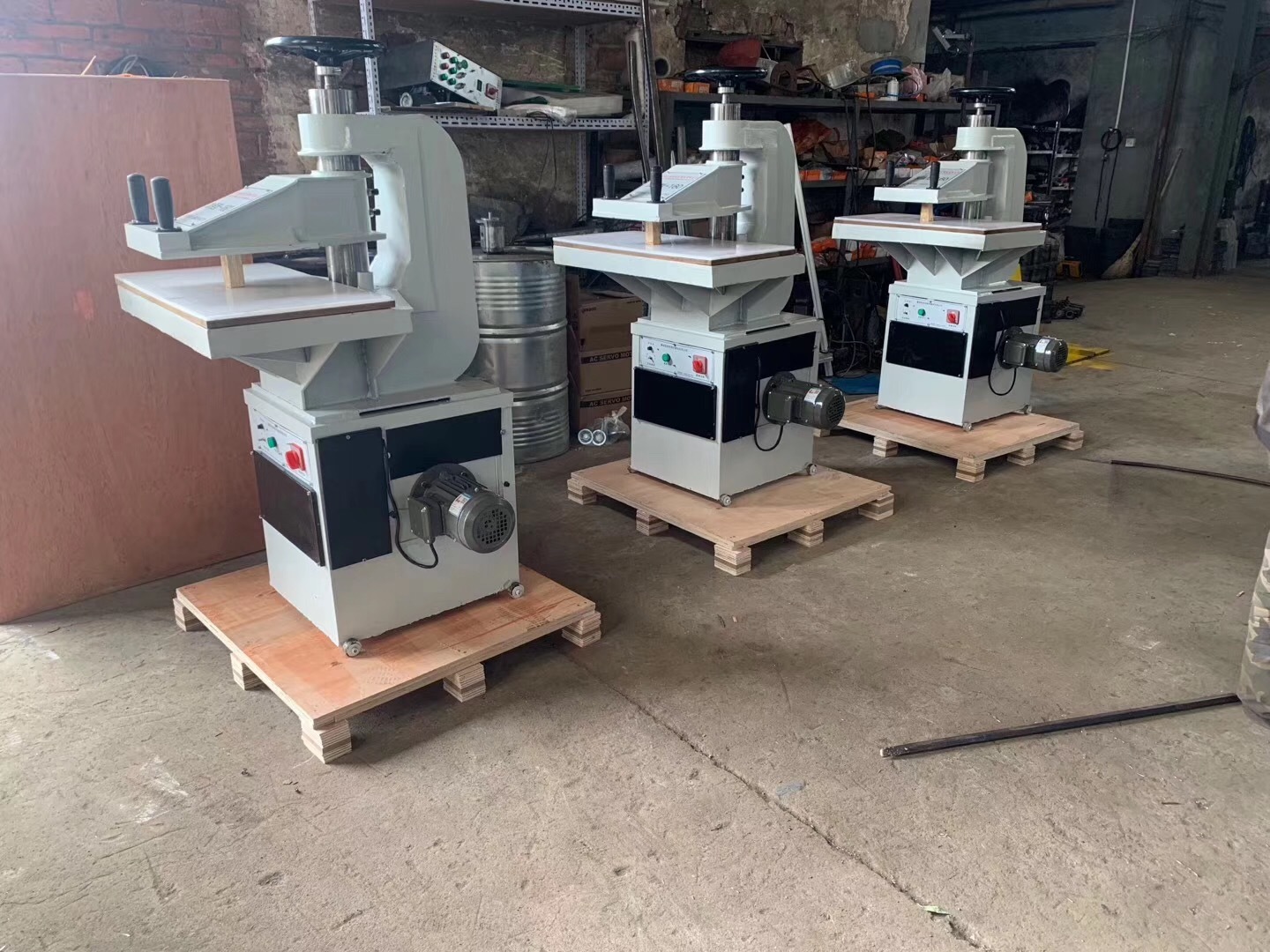 Hydraulic Press Machine/punching Machine - Operating Type: Semi Automatic