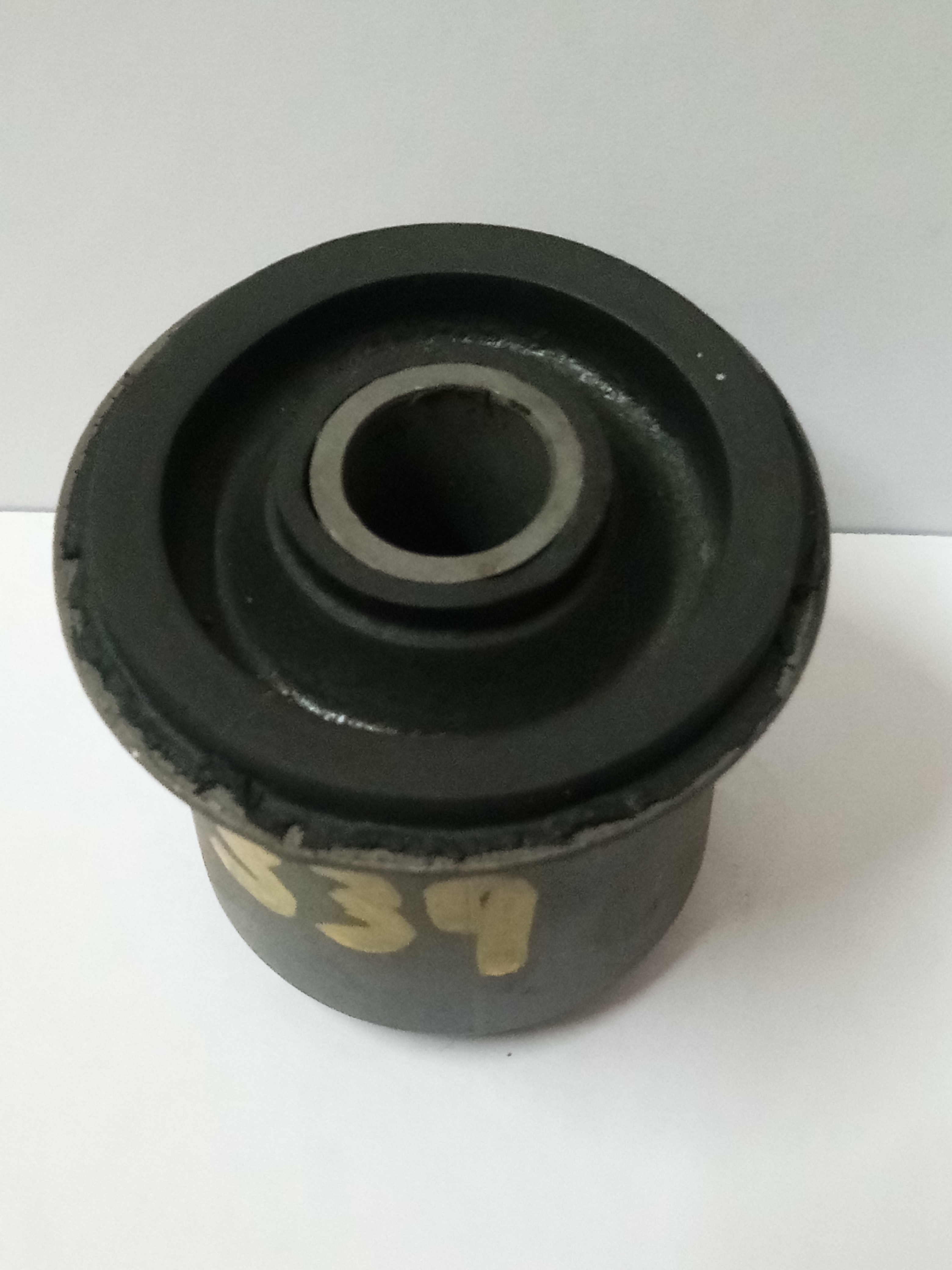 Ar7527 Bush Uc Niss - Rubber And Metal Material 45.2x188x42 Mm Dimensions Smooth Grey Finish | Shot Blast Surface Treatment 1-year Warranty 200 Grams Weight 2 Years Working Life
