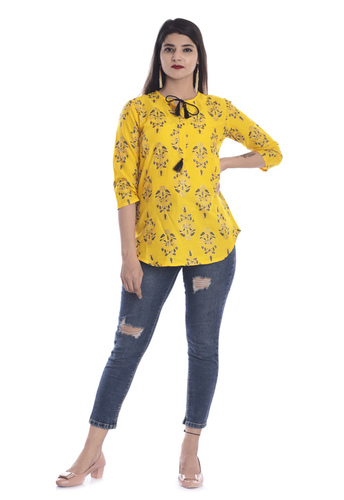 देवियों शीर्ष और पेंसिल पंत