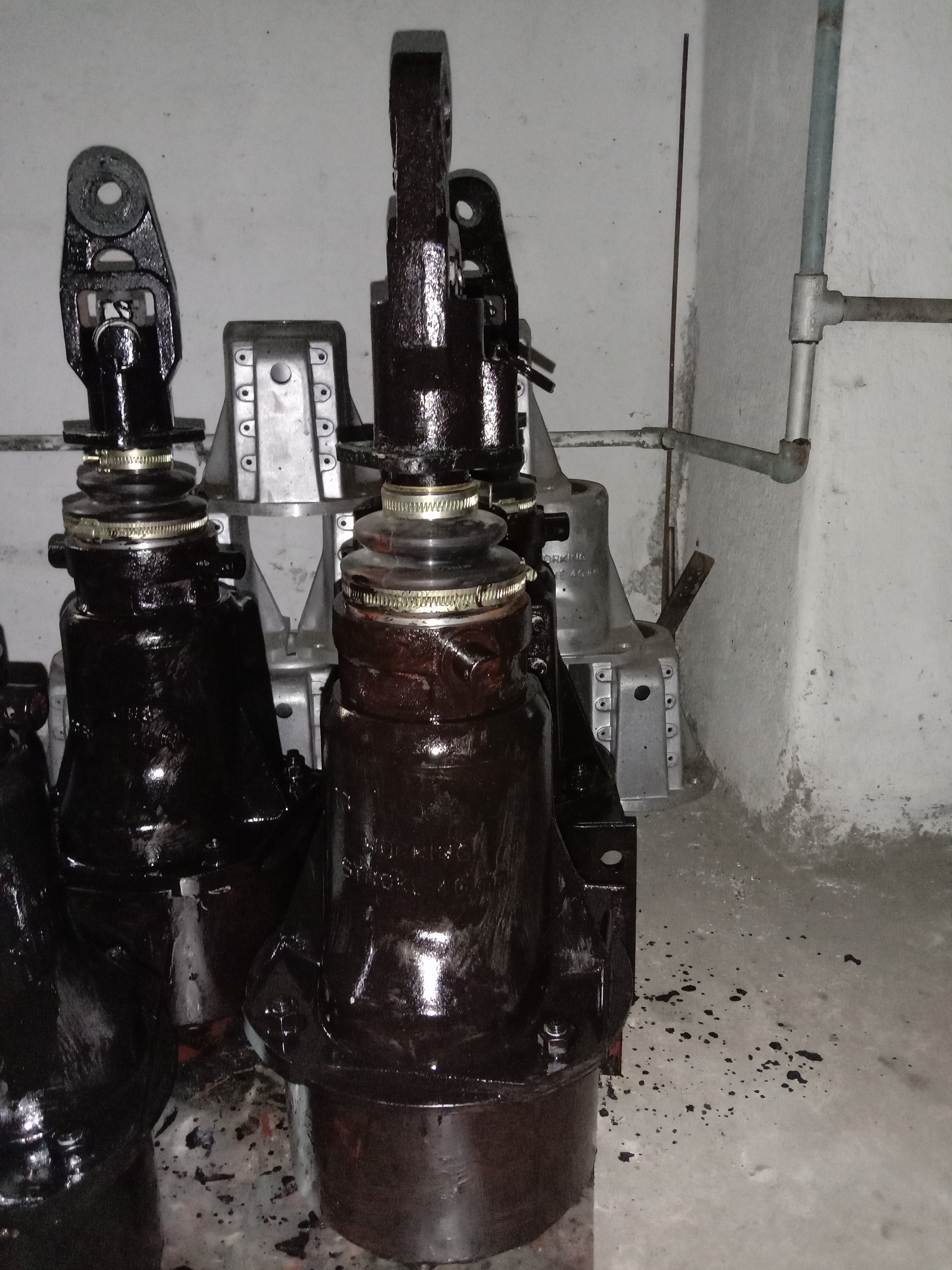 Bogie Mounted Brake Cylinder - Color: Black