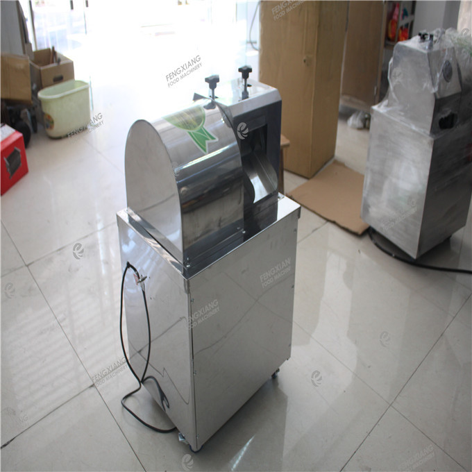 Stainless Steel Sugarcane Juicer Machine Capacity: 300 Kg/hr