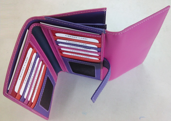 Color Mobile Cover Gender: Female