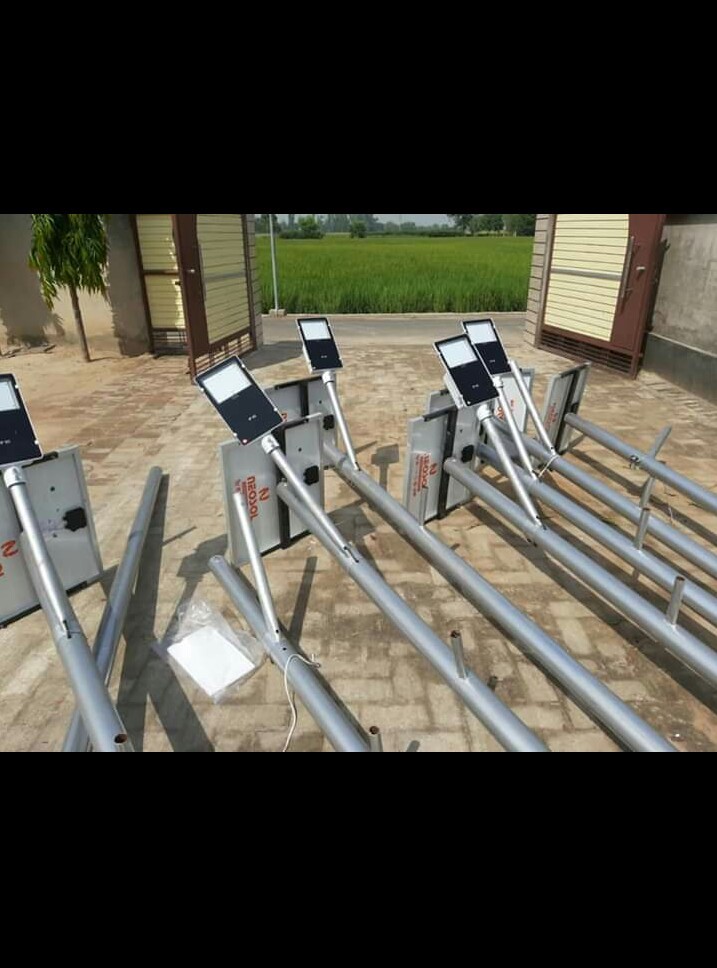 Semi Integrated Solar Street Light - 9w To 20w, Metal Construction, Ip 66, 12v Ac Power Supply, 95% Efficiency, 2 Year Warranty