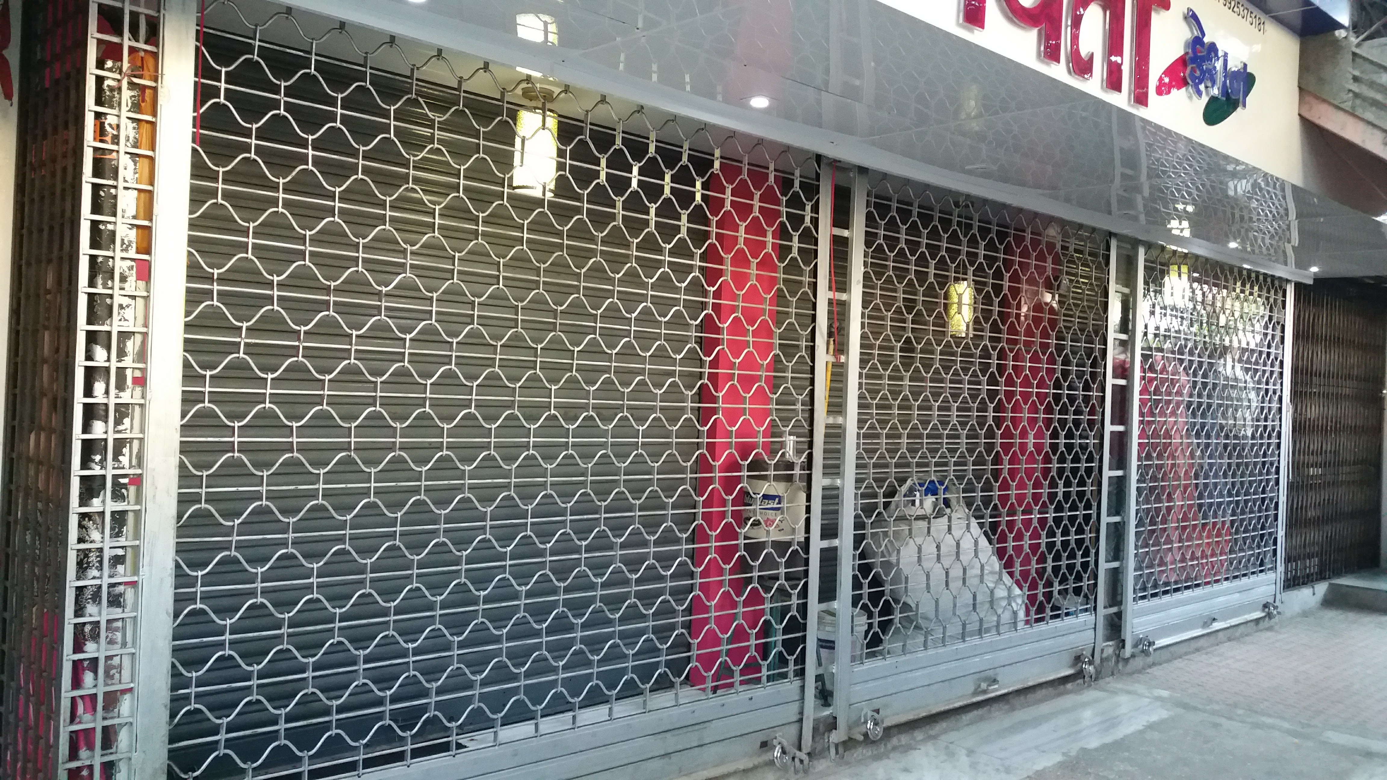 Multicolor Polycarbonate Rolling Shutters