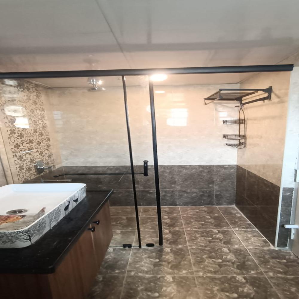 शावर ग्लास स्लाइडिंग पार्टिशन साइज: ऑर्डर के मुताबिक