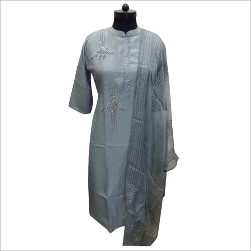 दुपट्टे सेट के साथ वॉशेबल लेडीज़ स्ट्रेट कुर्ती