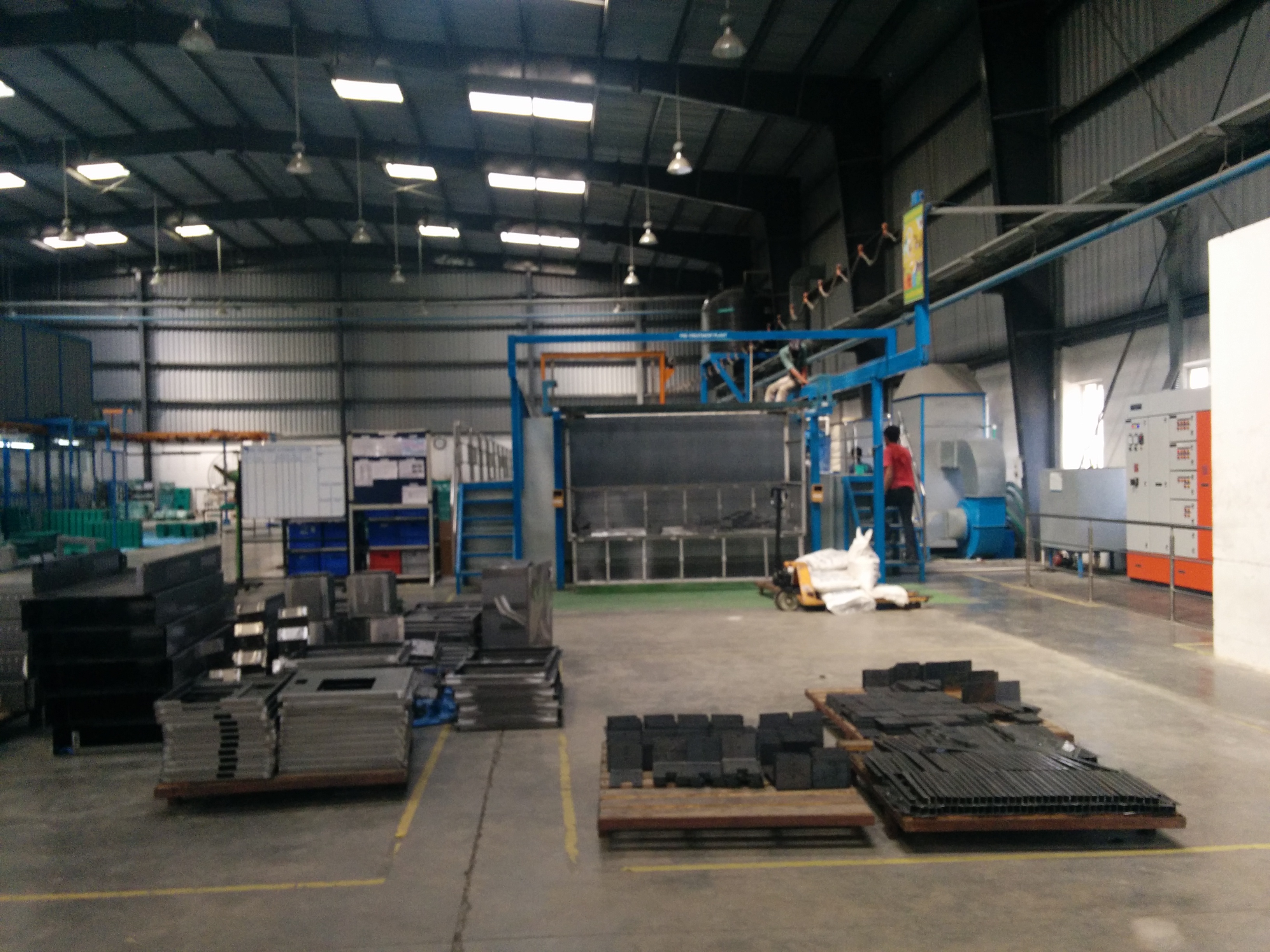 Powder Coating Plant - Plc Controlled Hoist-assisted Pre-treatment Line With Multi-tank Dip System, Automatic Electrical Panel & Wide Production Capacity