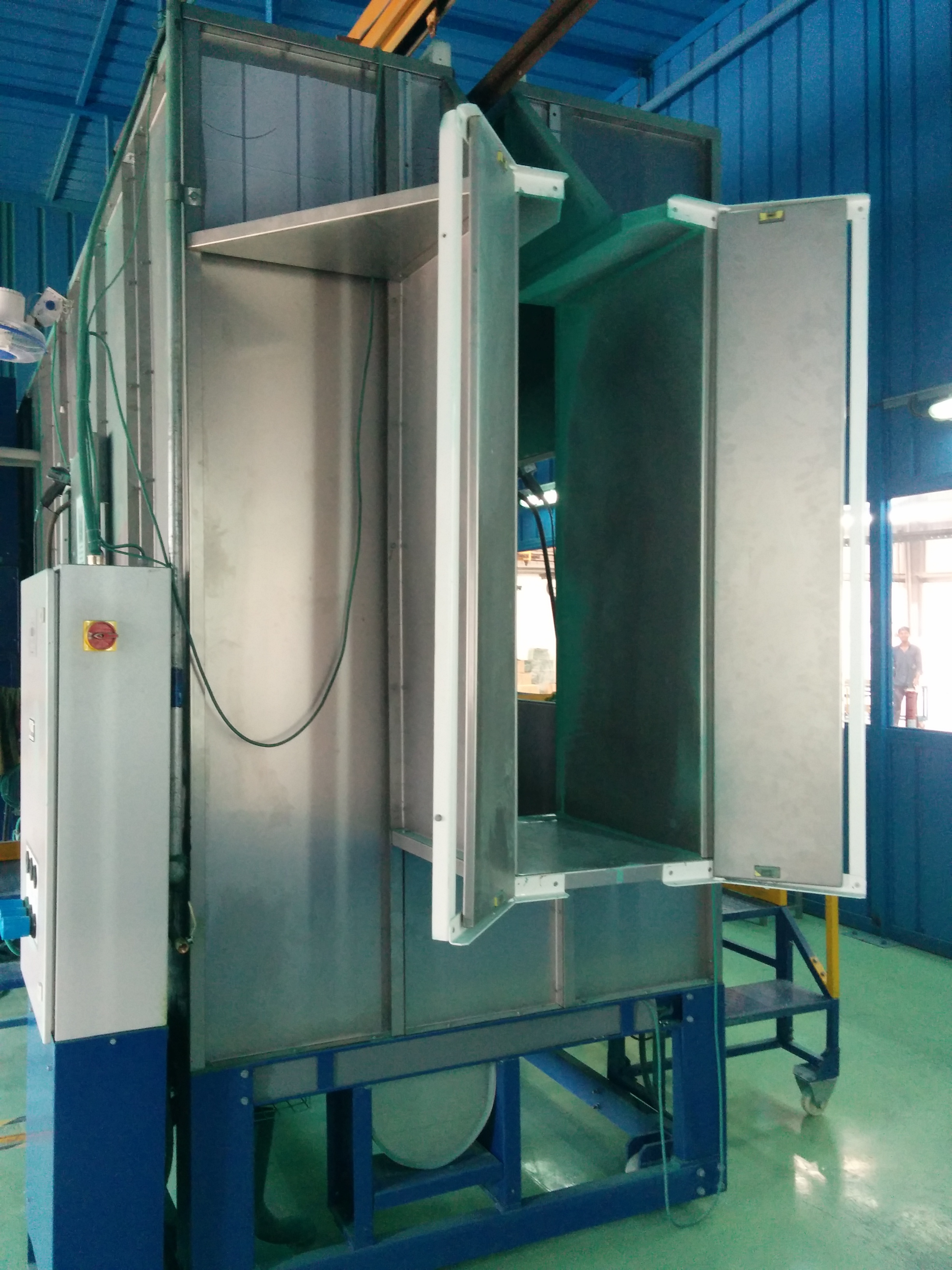 Powder Coating Plant - Plc Controlled Hoist-assisted Pre-treatment Line With Multi-tank Dip System, Automatic Electrical Panel & Wide Production Capacity
