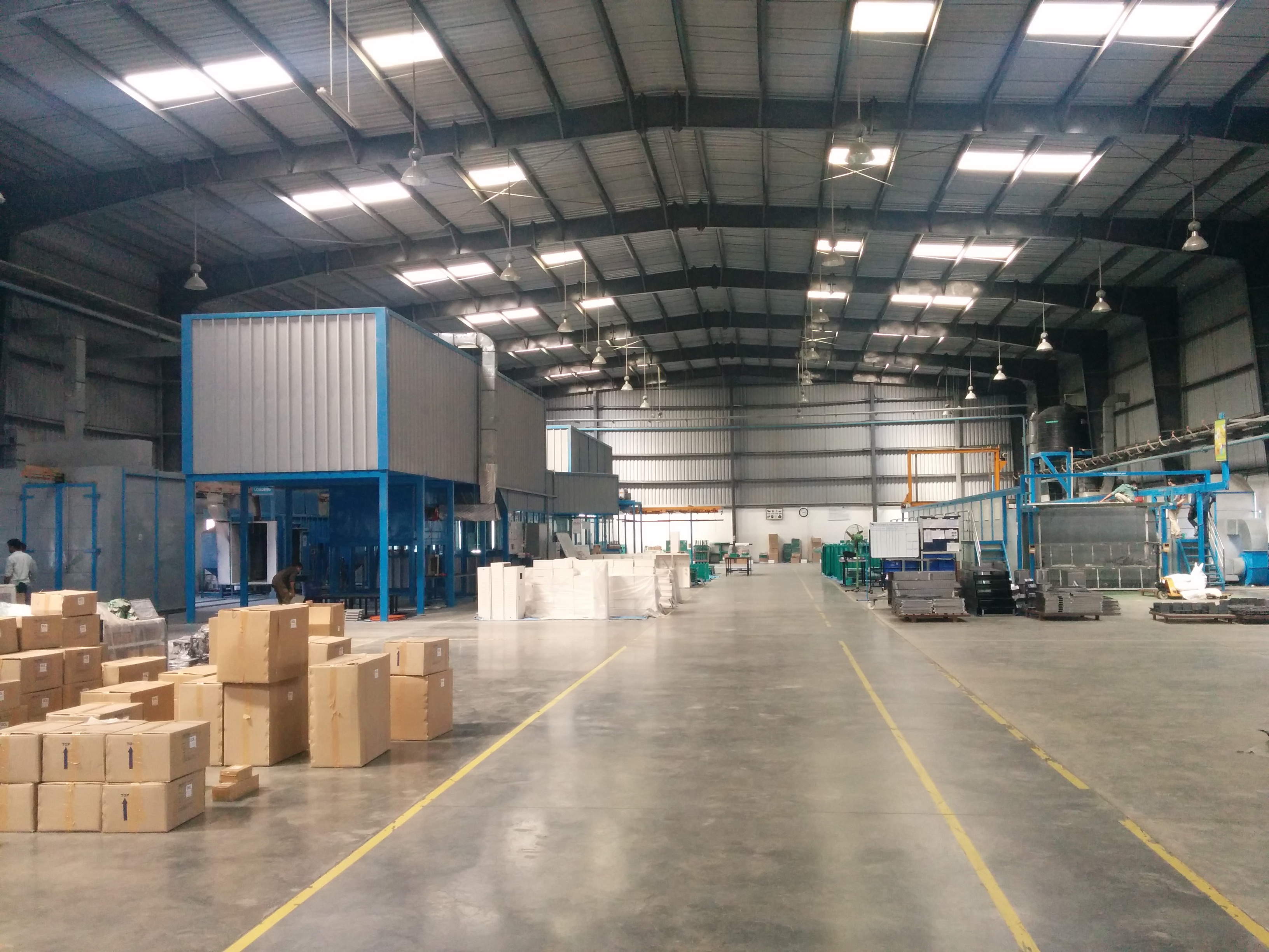 Powder Coating Plant - Plc Controlled Hoist-assisted Pre-treatment Line With Multi-tank Dip System, Automatic Electrical Panel & Wide Production Capacity