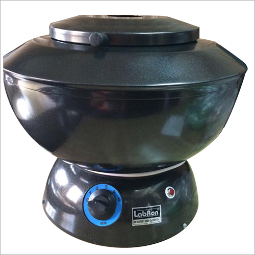 Medico Centrifuge - 4 x 15 Milliliter Capacity | Advanced Separation for Biochemical Analyses, Black Finish