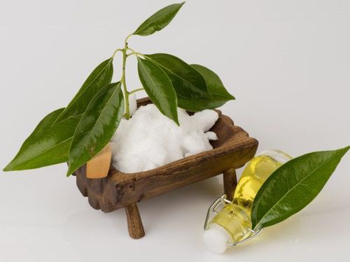 कपूर का तेल आयु समूह: वयस्क