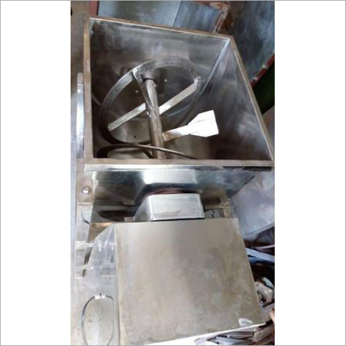Commercial Dough Kneading Machine - 10 Kg Capacity, Stainless Steel Material, 1 Hp Motor Power, 220 V Voltage | Hygienic Design, User-friendly Interface, 1440 Rpm Speed