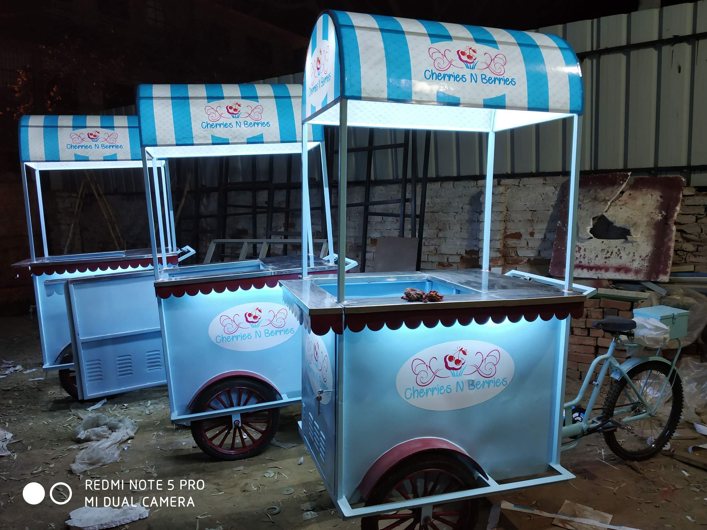 Ice Cream Cart Height: 6 Foot (Ft)