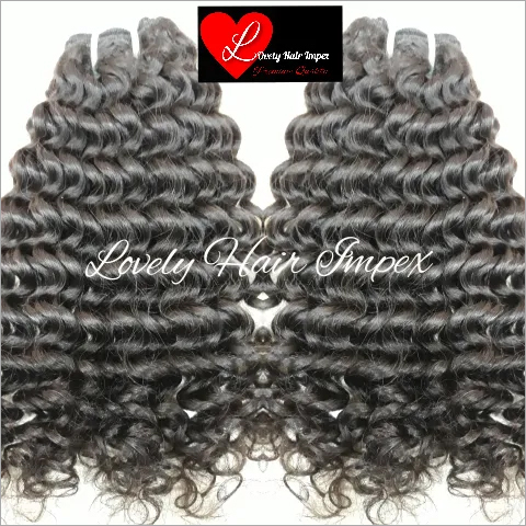 प्राकृतिक घुंघराले बाल