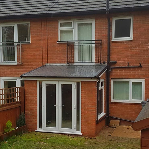 व्हाइट फैंसी UPVC डोर