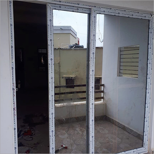 व्हाइट UPVC स्लाइडिंग डोर
