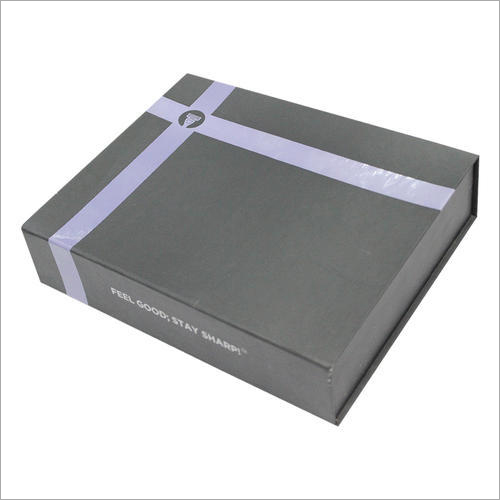 स्टाइलिश शेविंग किट बॉक्स