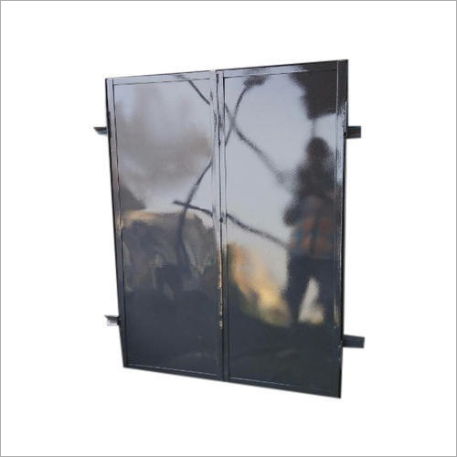 सादा लोहे की खिड़की