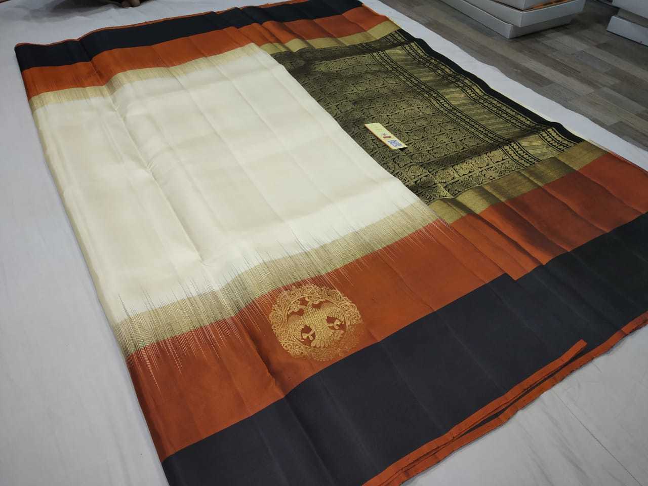 Pure Kanchipuram Silk Saree With White And Black Colour Combination Age Group: Any Age