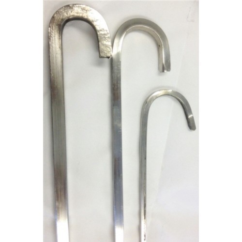 स्टील को गोल स्केवर्स तंदूर के रूप में मिरर पॉलिश किया जाता है