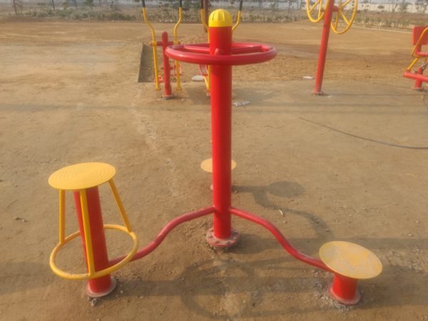 Twister (Seated And Standing) Grade: Commercial Use