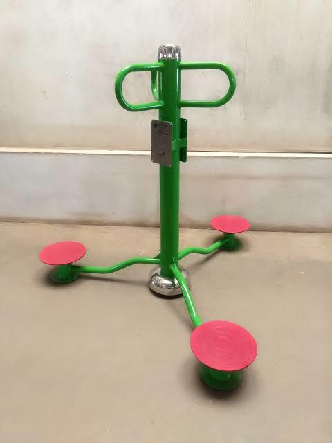 Triple Twister - 1360 X 1360 X 1310mm | Non-adjustable, Commercial Use, Mig Welding Technology, Hip Exercise Type
