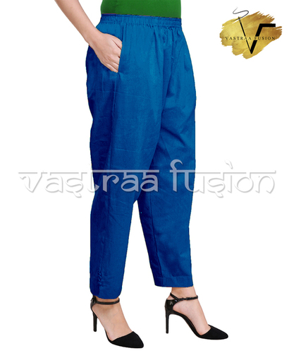 महिलाओं के एंकल लेंथ कॉटन पैंट
