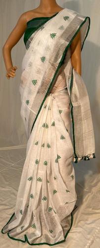 पारंपरिक महिलाओं की कढ़ाई वाली साड़ी