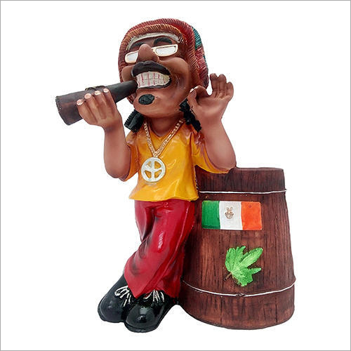 मैन प्लेइंग म्यूजिकल इंस्ट्रूमेंट वेस बॉटम डायमीटर: 10 इंच (इन)