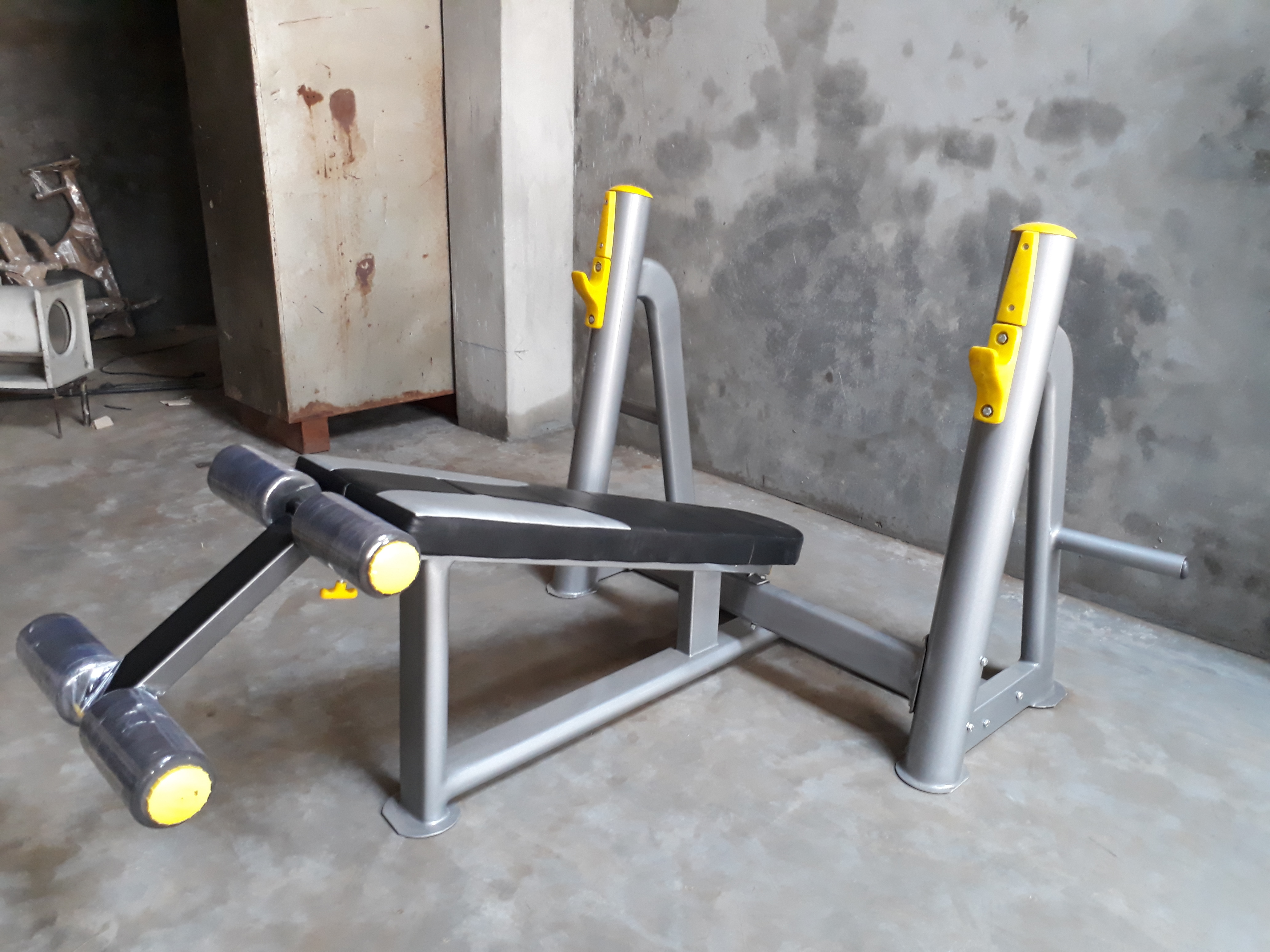 Olympic Decline Bench - Grade: Commercial Use