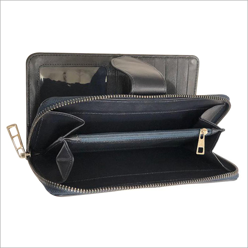 Ladies Hand Purses With Card Holder Gender: Female