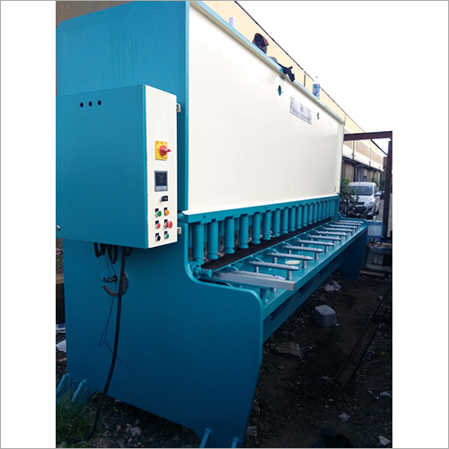 Hydraulic Guillotine Shearing Machine - Ms/ss Cutting Tool, 1000mm To 7000mm Length, Semi-automatic With Advanced Rake Angle Adjustment And Digital Stroke Counter