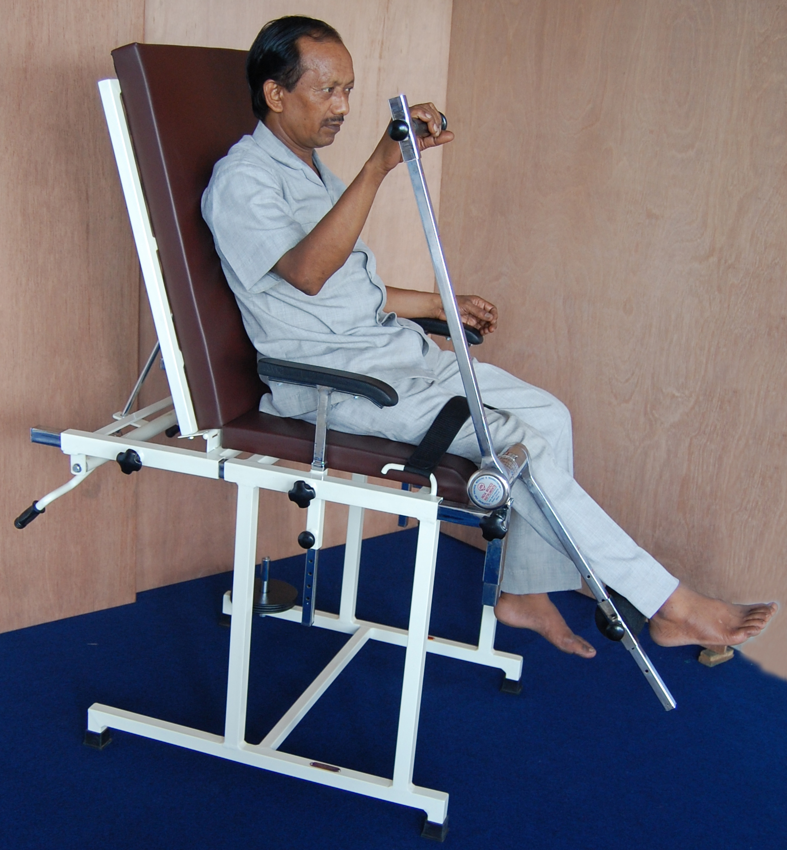 Quadriceps Exercise Table With Backrest Age Group: Adults