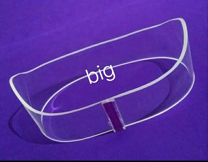 Kati Basti - Material: Acrylic