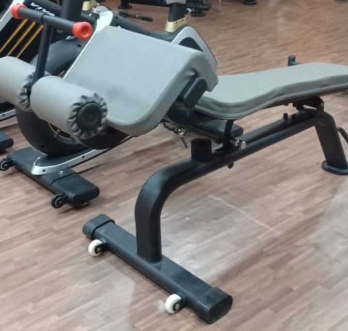 Adjustable Abdominal Bench - 12 Gauge Apollo Isi Pipe, Manual Operation Mode | Advanced Double Effect Welding Technology, Soft Foam Seat Cover, Customized Warranty, Black Or Custom Color