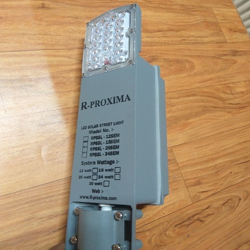 18 Watt Led Solar Street Light Cable Length: 1 Meter (M)