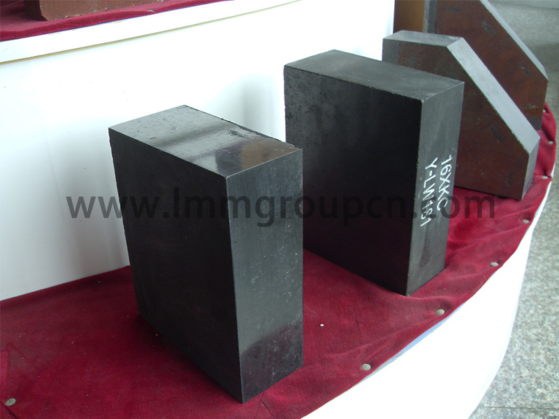 Black Magnesia Refractory Bricks
