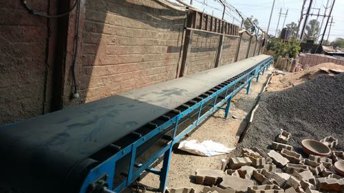 Industrial Conveyors - Stainless Steel Flat Belt, 1-Year Warranty | Robust & Efficient Material Handling Solutions for Industrial Applications