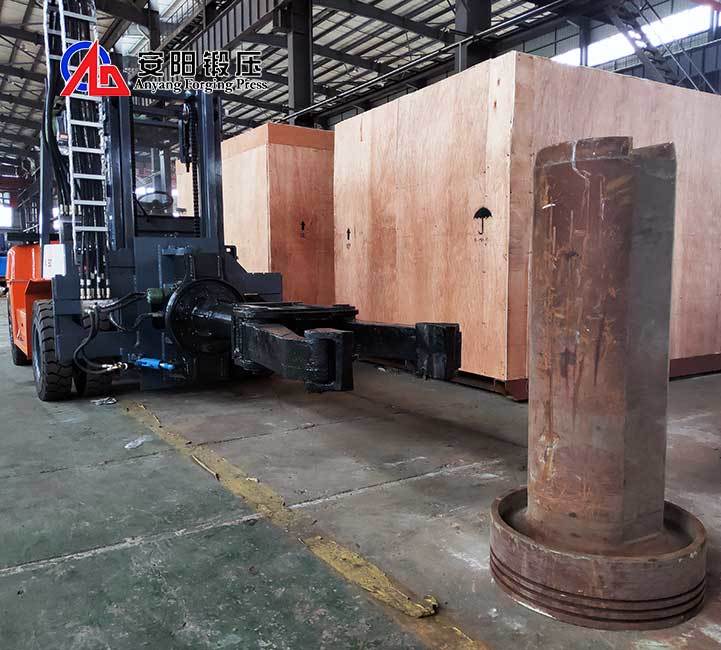 Mobile Forging Manipulator Charging - Application: Machine Parts