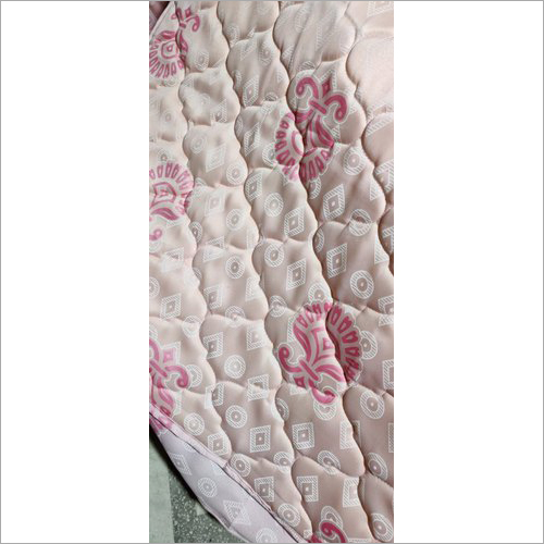 साटन क्विल्ट कवर