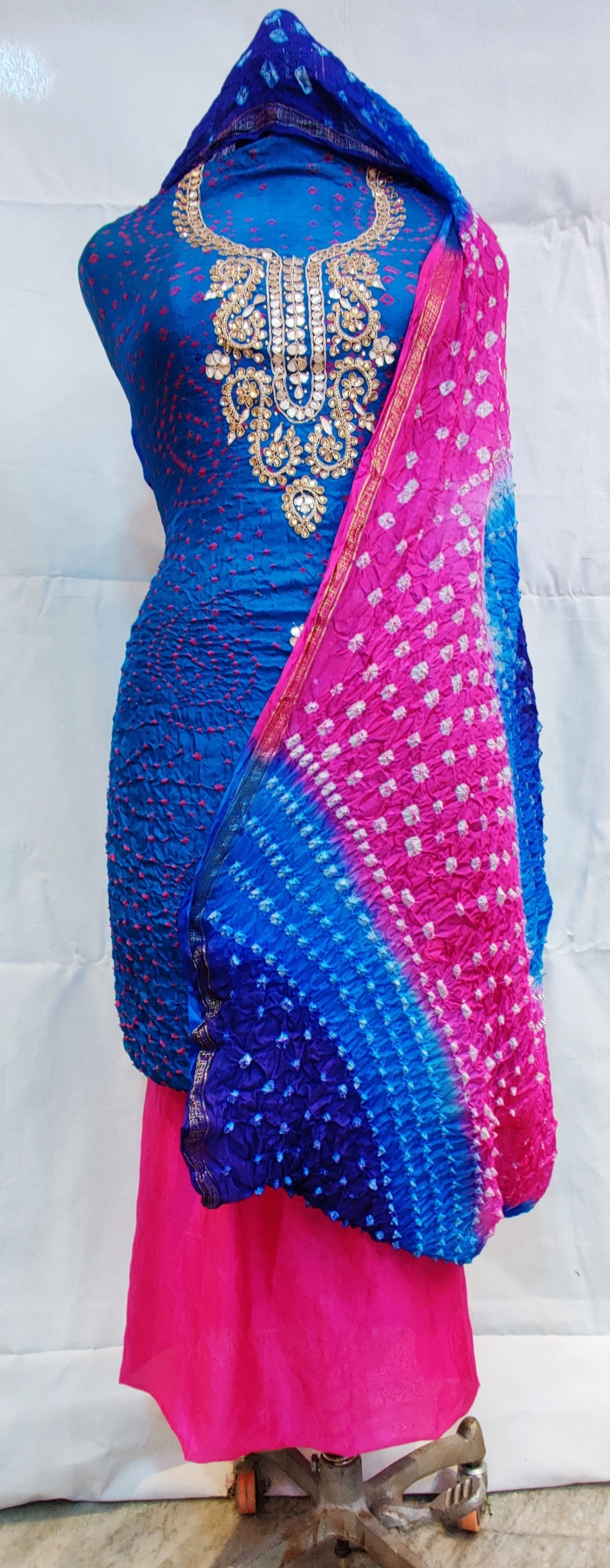 Gottapati Bandhej Suit Application: Women Material