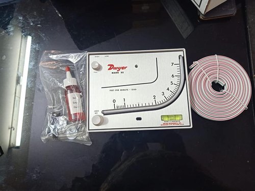 Mark Ii Model 40-1-av Dwyer Manometer Range 0-1.1 Inches W.c