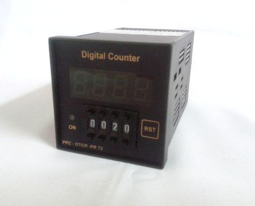 Black 4-digit Digital Presentable Counter