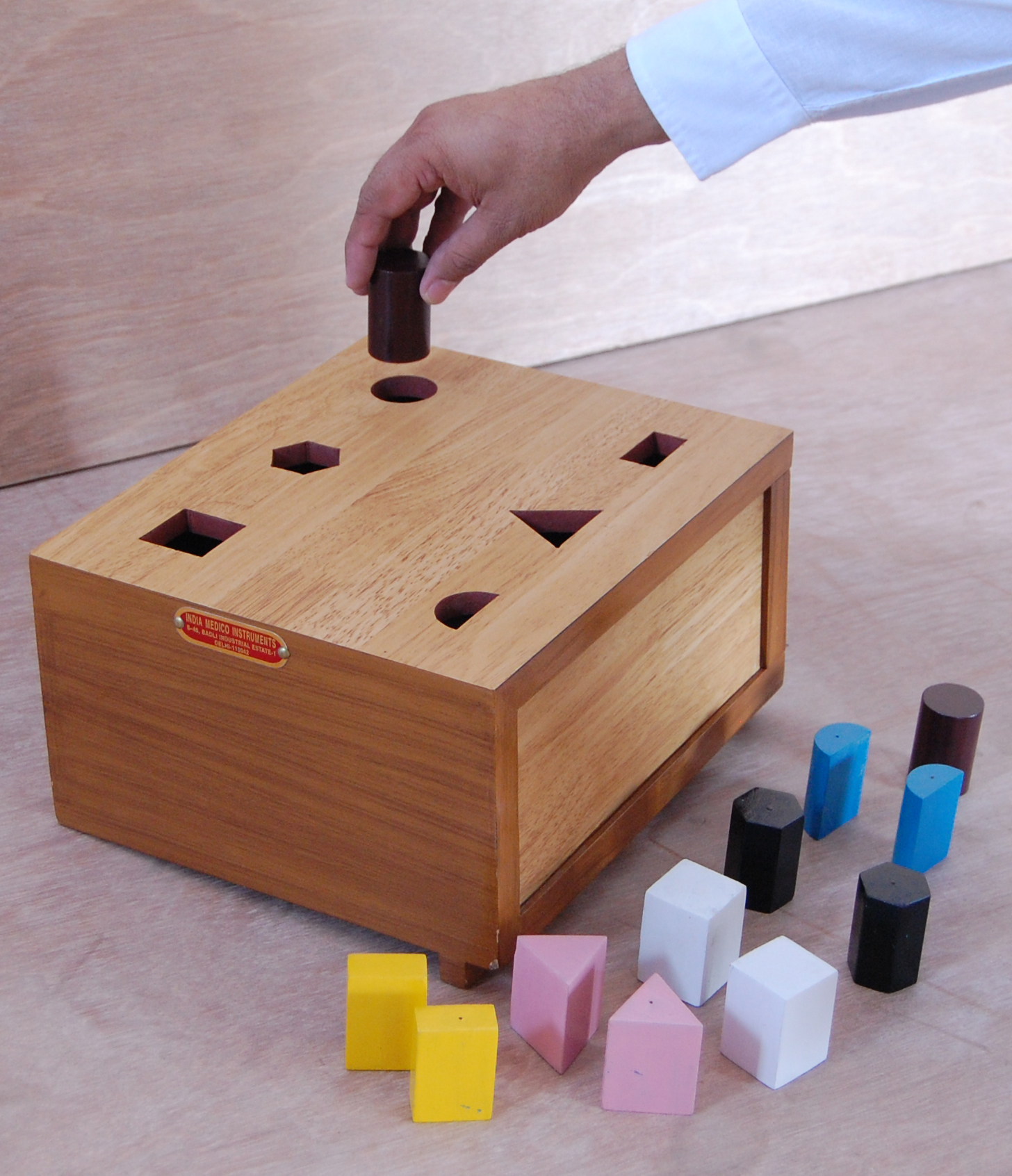 Posting Box 6 Different Shaped Pegs - Wooden, 195x70x50 To 95 Cm, Off-white | Portable, Manipulative For Colour Recognition & Basic Sorting Skills