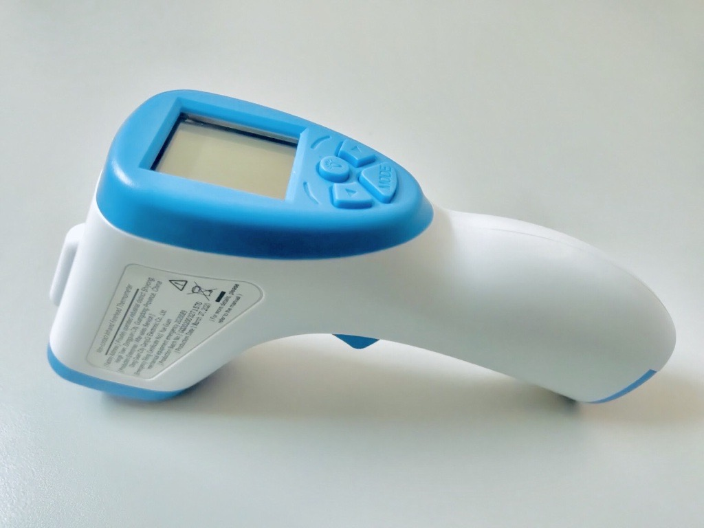 Non Contact Infrared Thermometer - Aluminum Body, 32.0-42.9°c Temperature Range, 3-5cm Measurement Distance | Humidification Function, Automatic Shut-down Feature