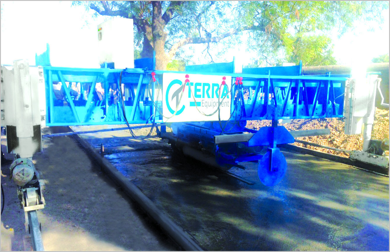 Semi-automatic Concrete Canal Paver Finisher