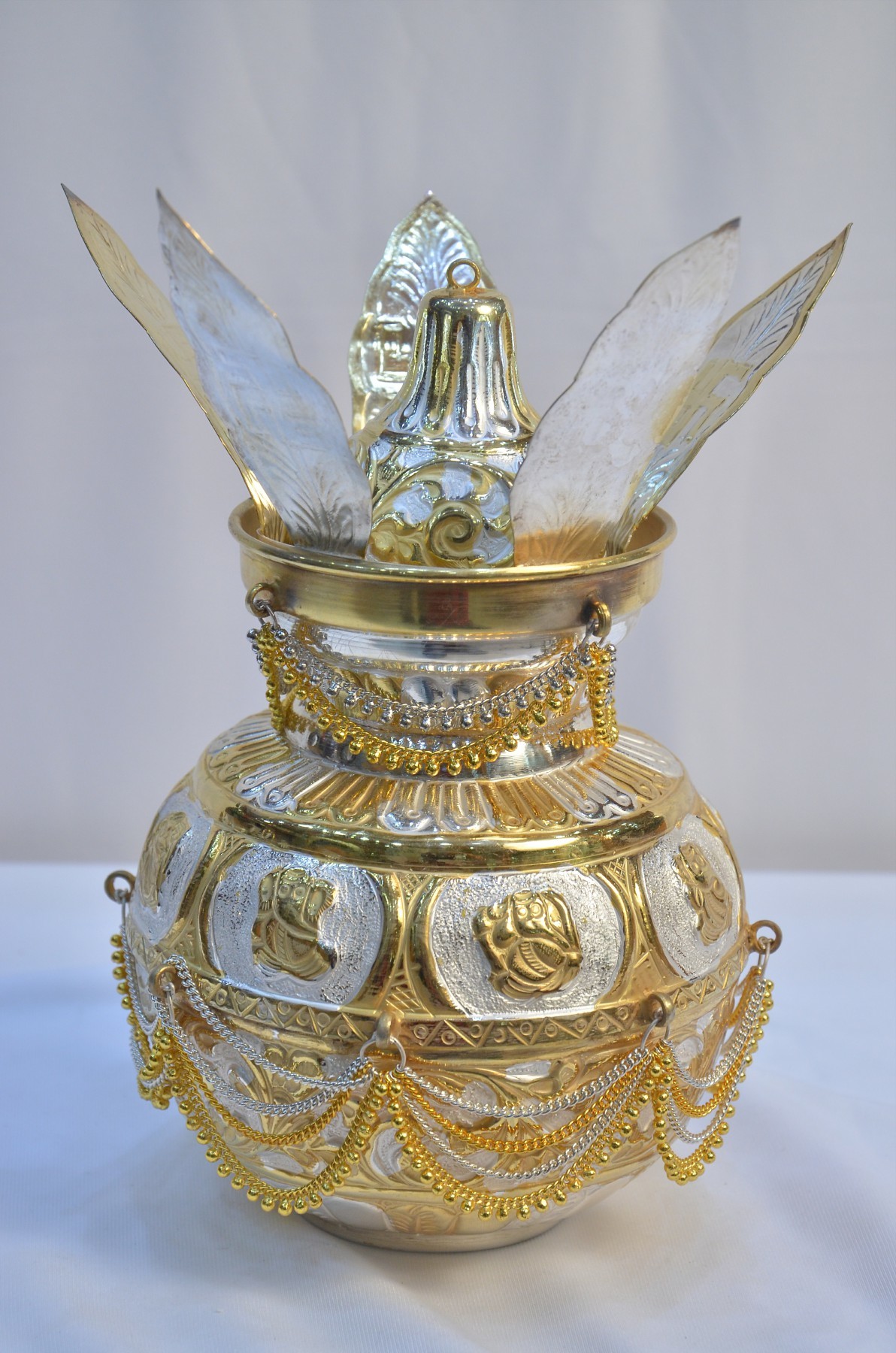 Metal Silver Kalash