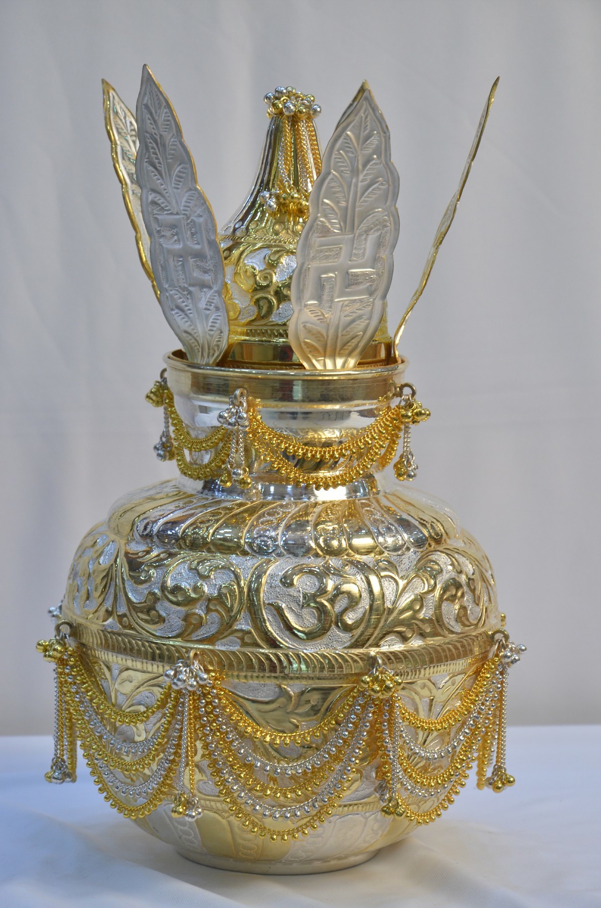 Metal Silver Kalash