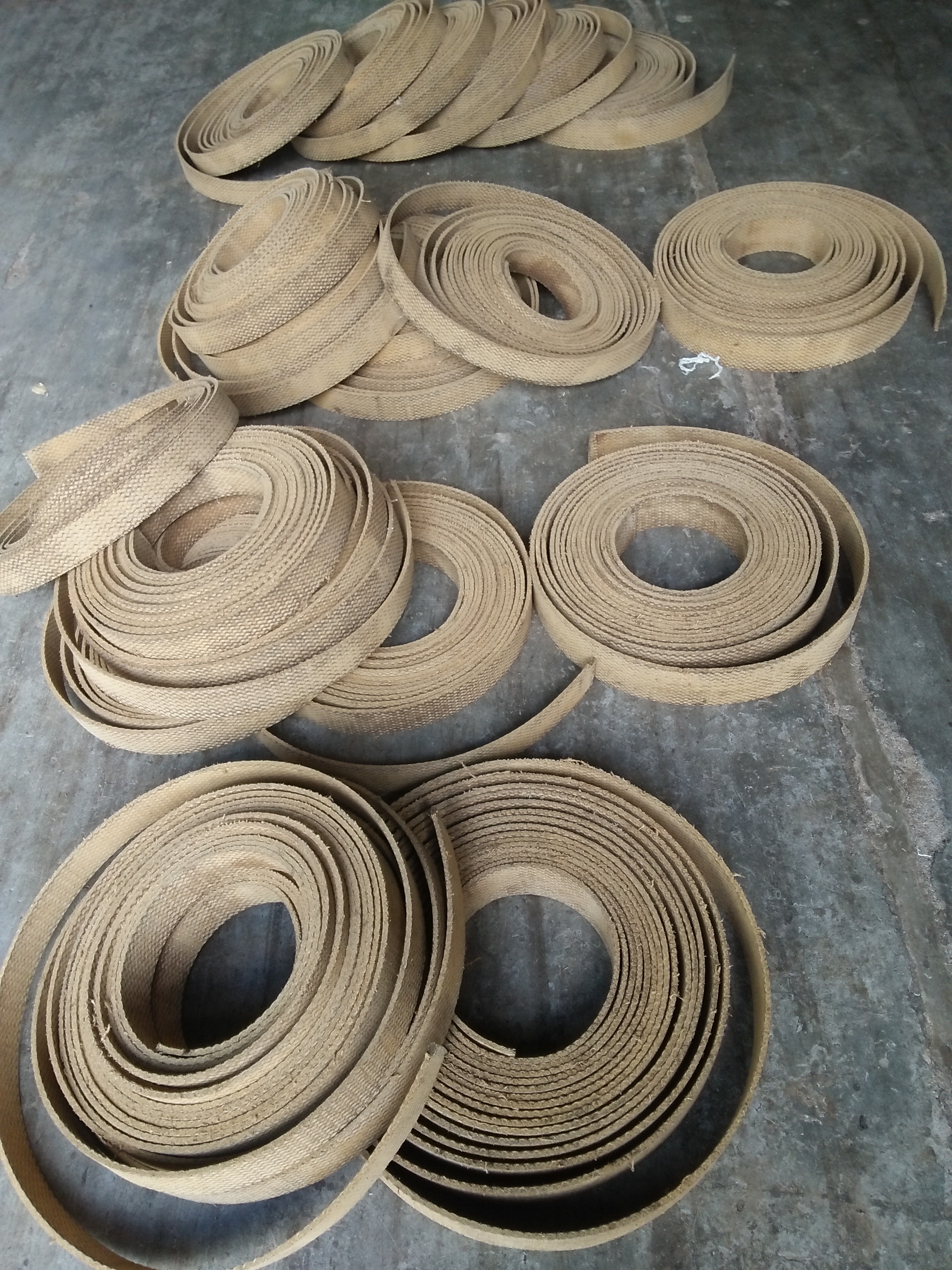 Industrial Woven Brake Roll Lining Fabric - 15 Meter Fiber Glass, Black Waterproof With Brass Wire Impregnated In Natural Resin